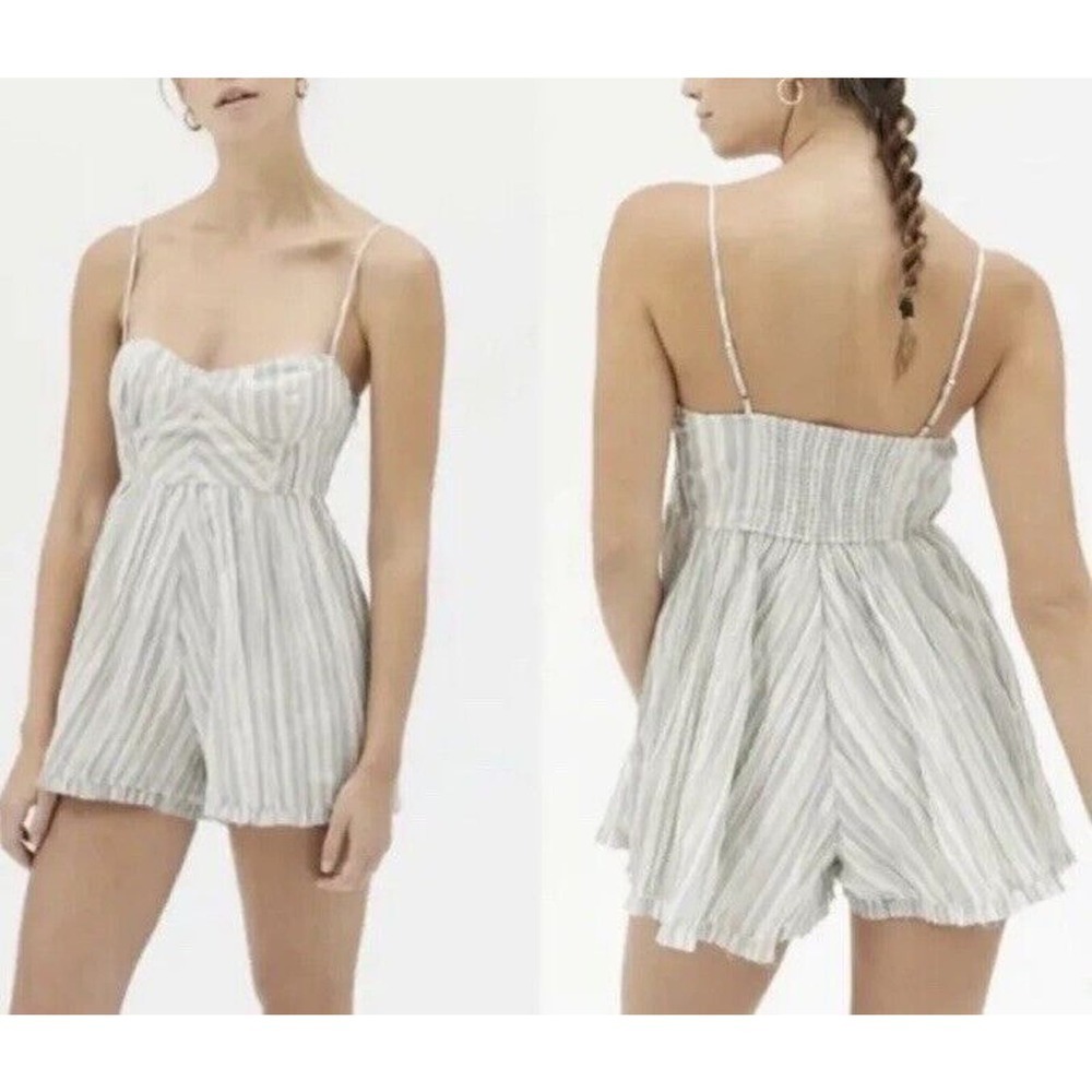 URBAN OUTFITTERS UO Womens Lorelei Crinkled Cotton Gray Romper Sz S‎